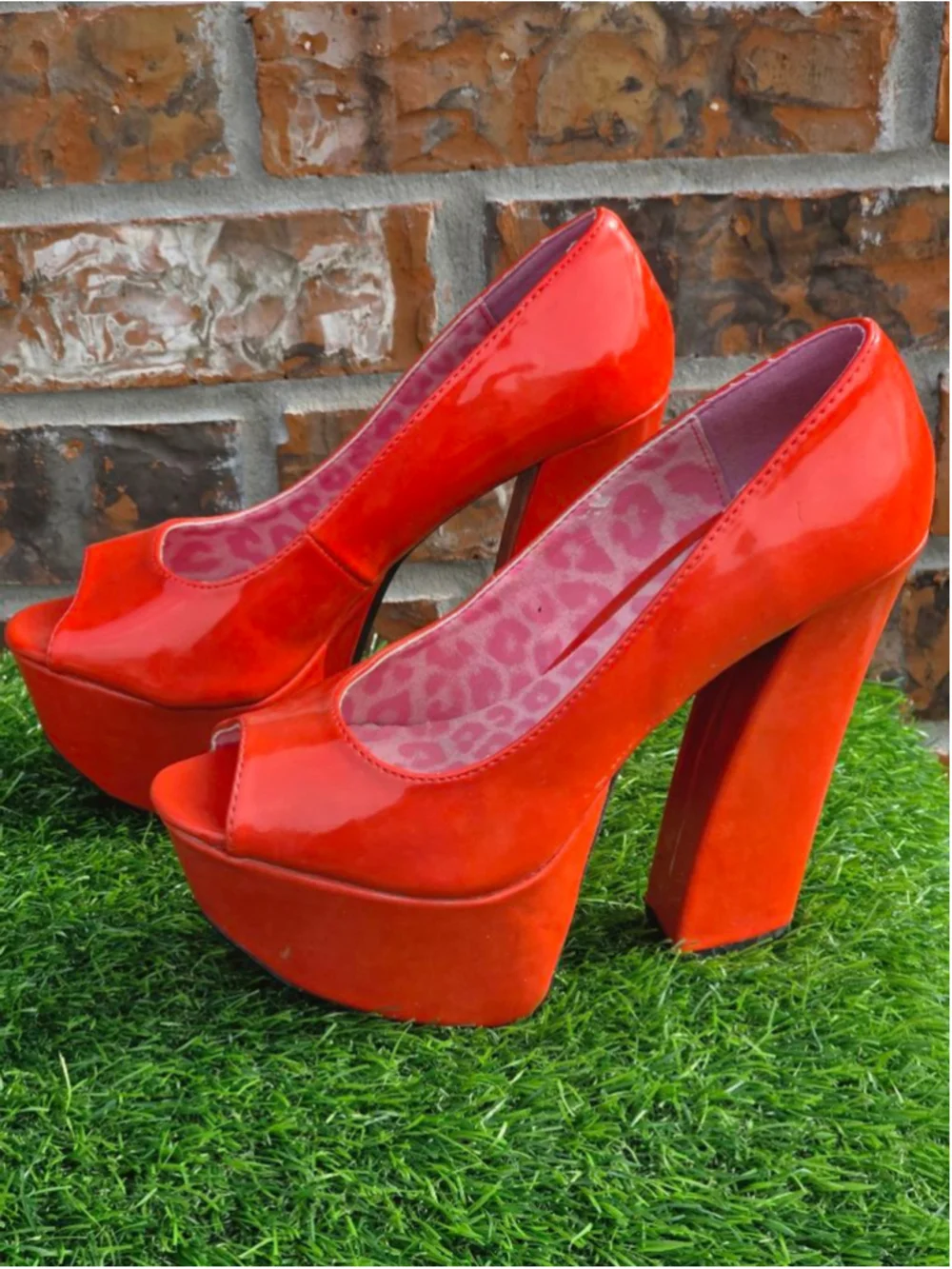 FRH Red Platform Heels Size 6.5 with Pink Leopard Print